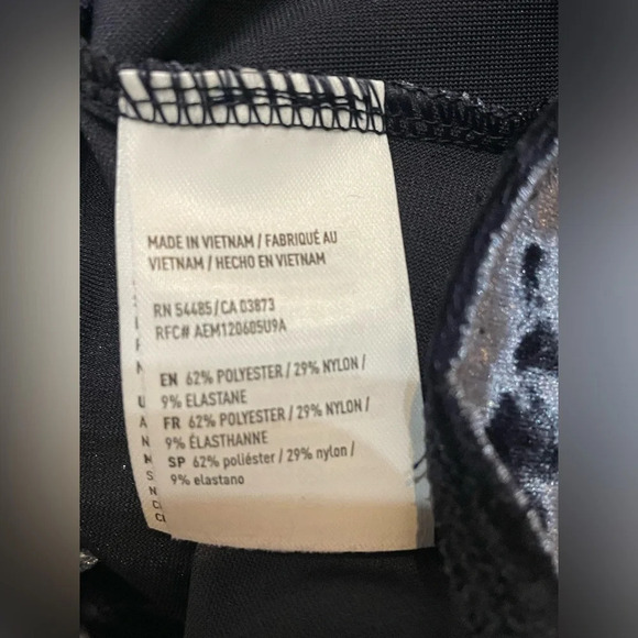 American Eagle Outfitters Crushed Velvet Cold Shoulder Swing Top Size Small NWT - Picture 11 of 11